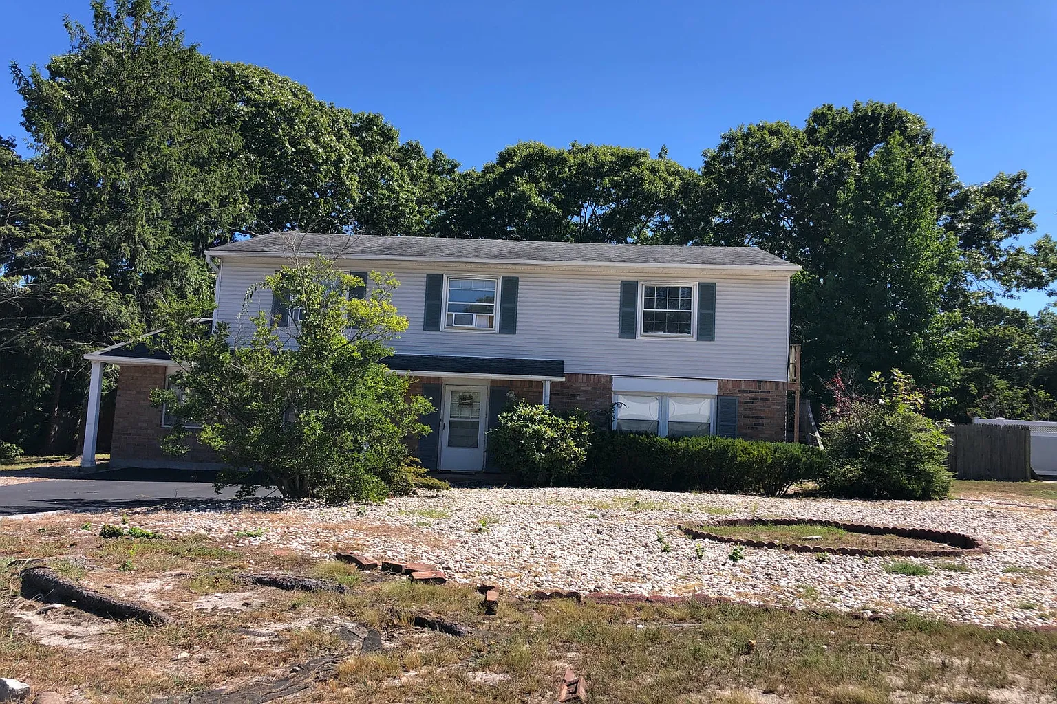 26 Essex Dr photo 1