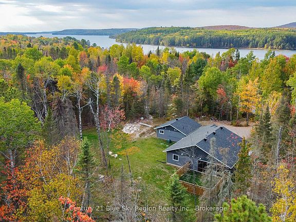 3rd image of 844 Macpherson Dr