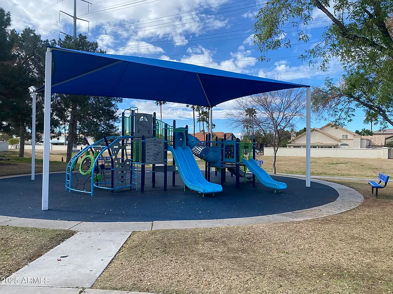 2041 E Marquette Dr — Photo 103