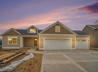 9477 Fields Dr, Zeeland, MI