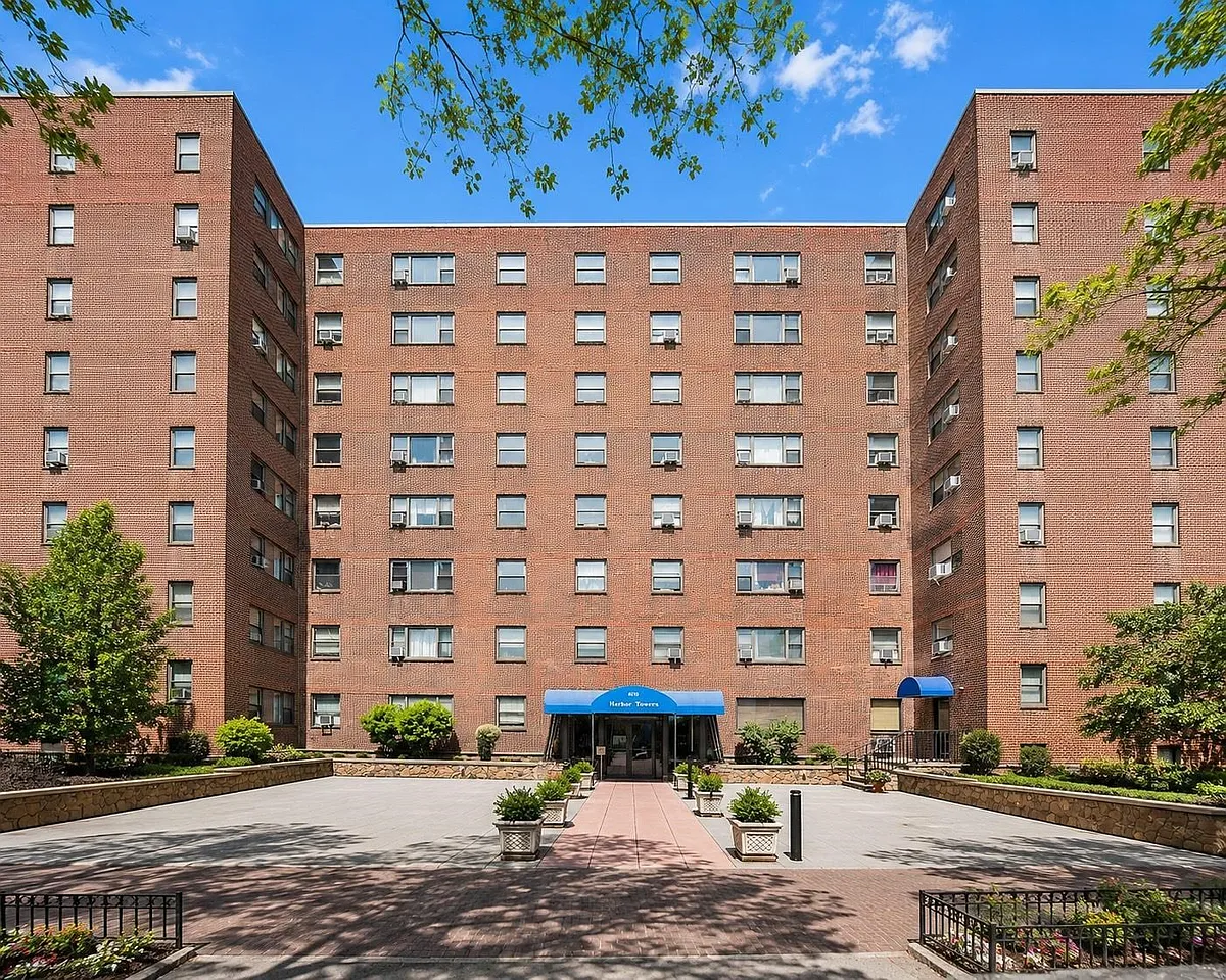 Building Photo - 6515 Boulevard East #2J