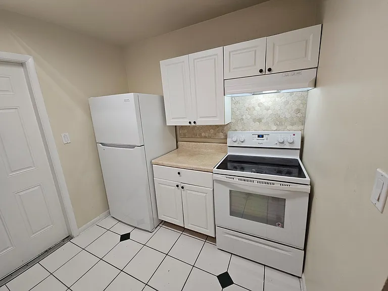 21299 Coulton Ave #21303 — Photo 2