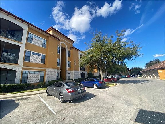 2nd image of 6169 Metrowest Blvd Unit 303