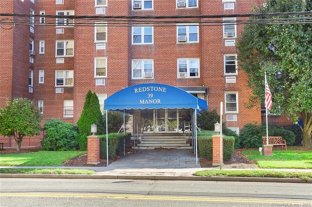 39 Glenbrook Road, Unit 2B, Stamford, CT 06902