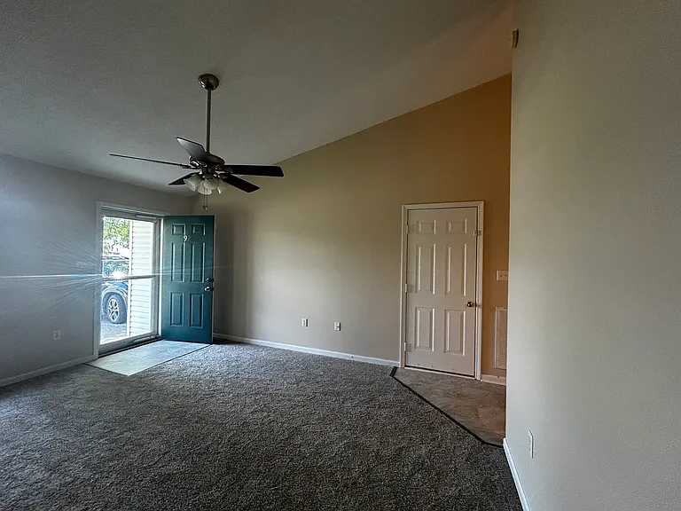 92 Steeplechase Ln #92 — Photo 6