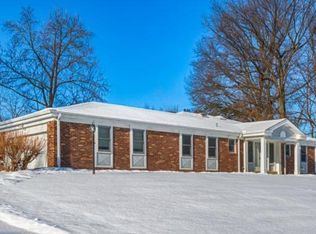 12328 Ballas Woods Ct, Saint Louis, MO 63131