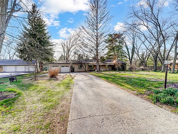 3rd image of 4775 Burnham Ln