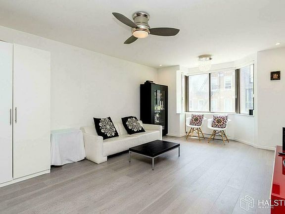 4th image of 445 W 54th St APT 4C