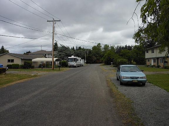 5th image of 918 8th St SE