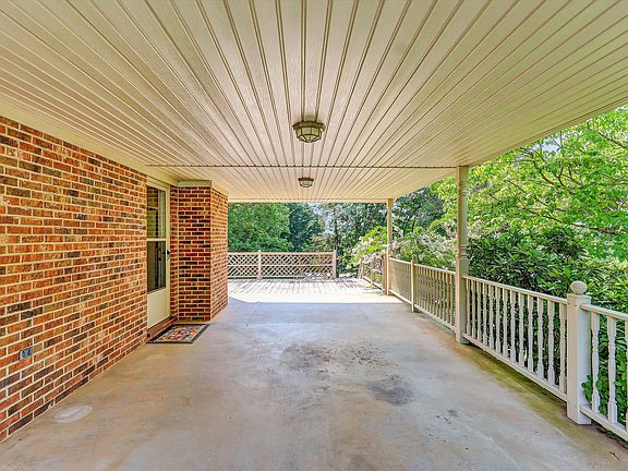 3rd image of 4120 Mount Olivet Rd