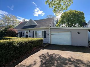 126 Mac Arthur Rd, Rochester, NY 14615