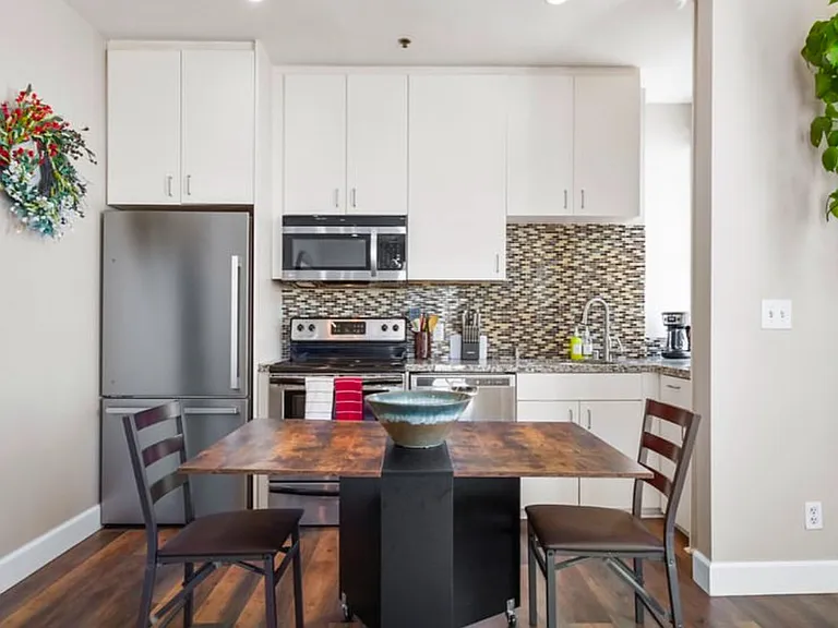 702 Ash St #603 — Photo 6