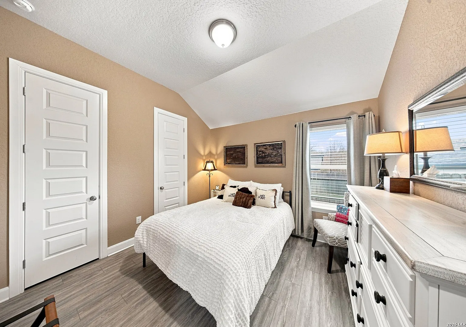 3 bed, 2.5 bath, 2361 sqft, $2,895 — Photo 3