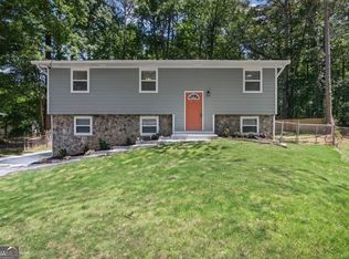 2293 Cherokee Valley Dr, Lithonia, GA 30058