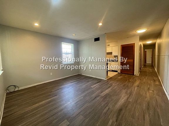 5th image of 906 Brower St #906