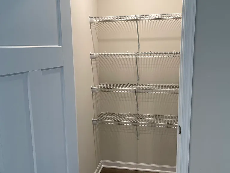 747 Hardman Dr — Photo 15