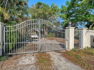 1812 54th St E, Bradenton, FL 34208