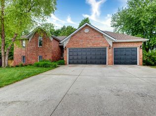 2146 W Village Ter, Springfield, MO 65810