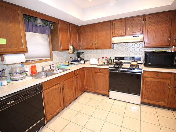 5th image of 4121 W 93rd Pl #A