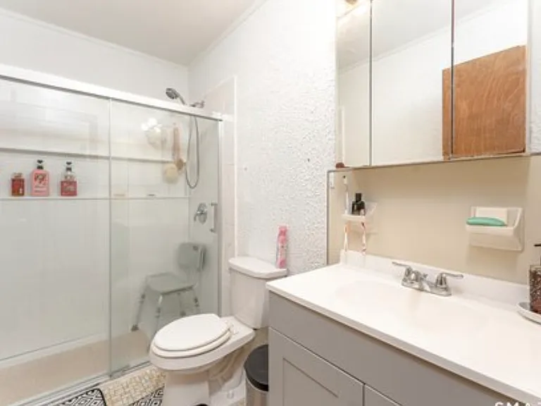 675 Highland Ave — Photo 9