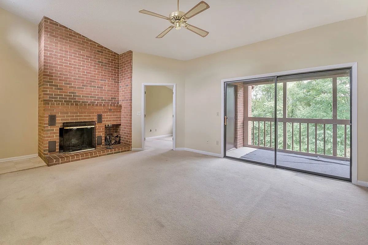 Photo 2 of 12 - 123 Turtle Creek Rd #11 - Charlottesville, VA Building Photo - 123 Turtle Creek Rd #11