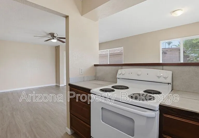 607 W Rio Salado Pkwy #205 — Photo 3