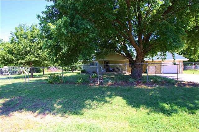 1st image of 1615 E Lily Ln