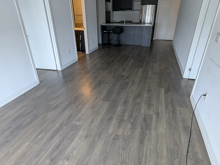2520 Eglinton Ave W — Photo 5