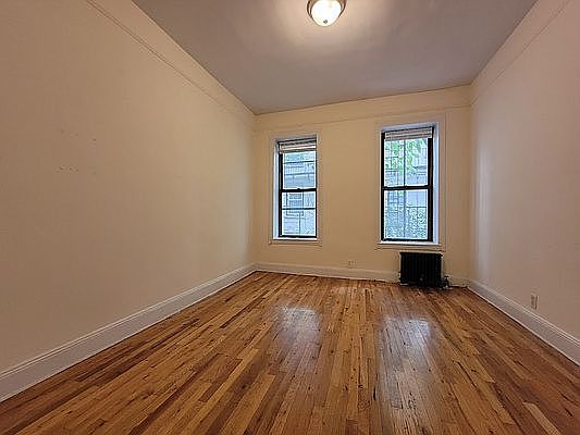 3rd image of 488 E 74th St #4X