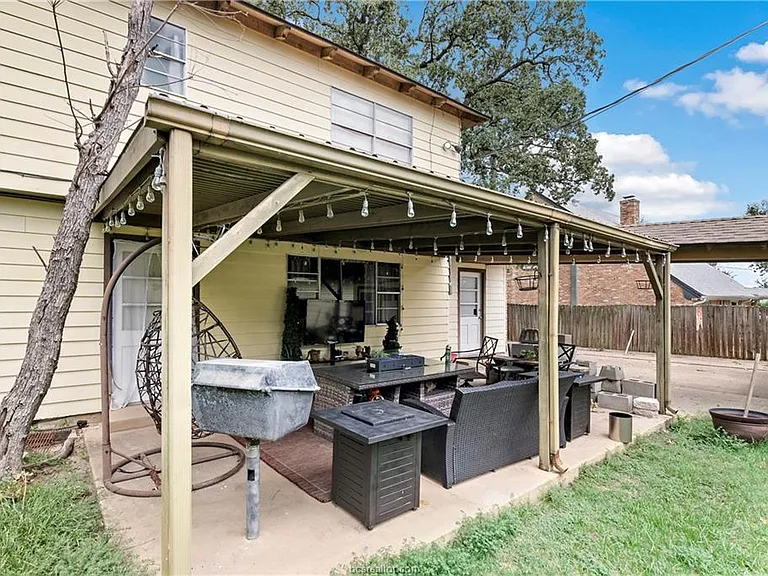 2508 Memorial Dr — Photo 25