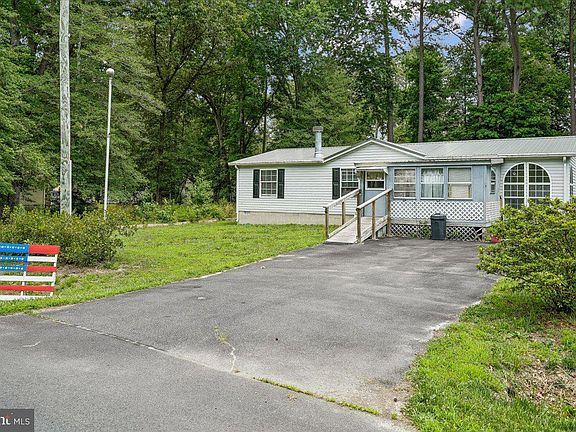 3rd image of 26131 Autumn Rd