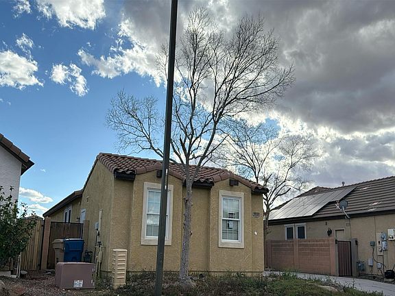 2nd image of 29389 W Clarendon Ave