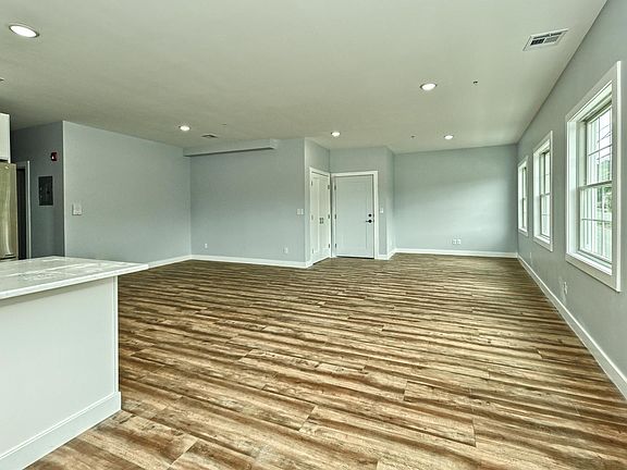 3rd image of 627 Bloomfield Ave #A