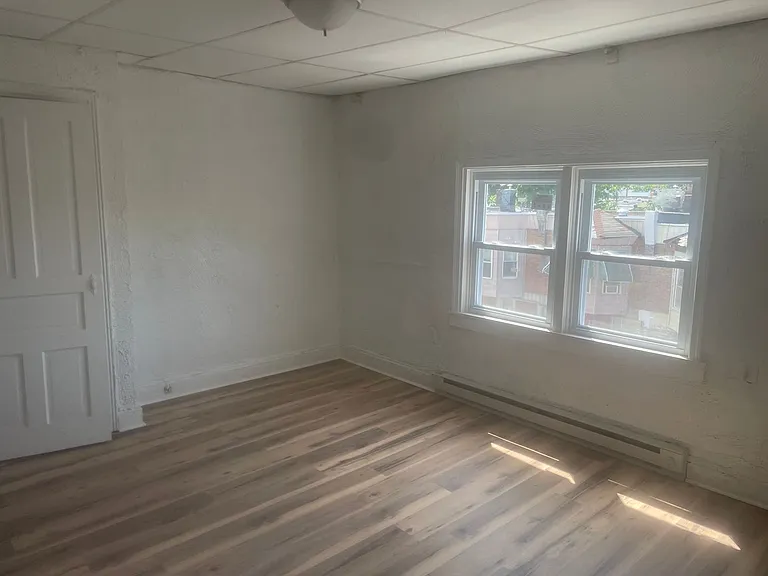 141 N Farson St — Photo 6