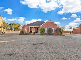 1004 Lilypad Cir SW, Hartselle, AL 35640