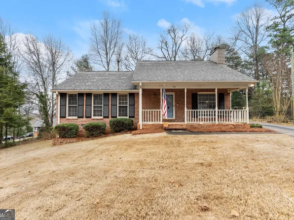156 Hillendale Dr, Toccoa, GA 30577