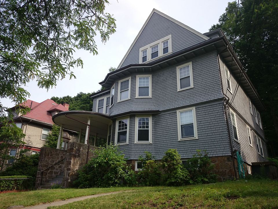 2nd image of 180 Winchester St