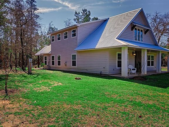 3rd image of 161 Hall Dr S