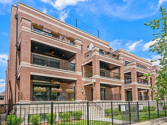 2nd image of 2024 W Le Moyne St #1E