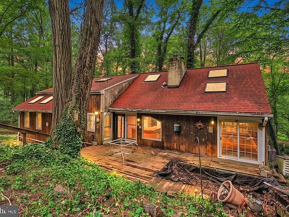 4th image of 9 Wooded Ln