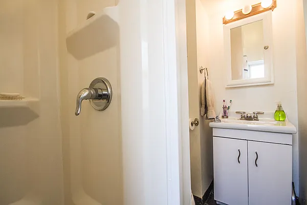 Rented by Twyford Real Estate | media 14