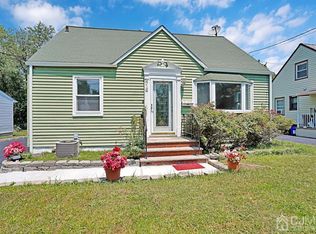 415 Giles Ave, Middlesex, NJ 08846