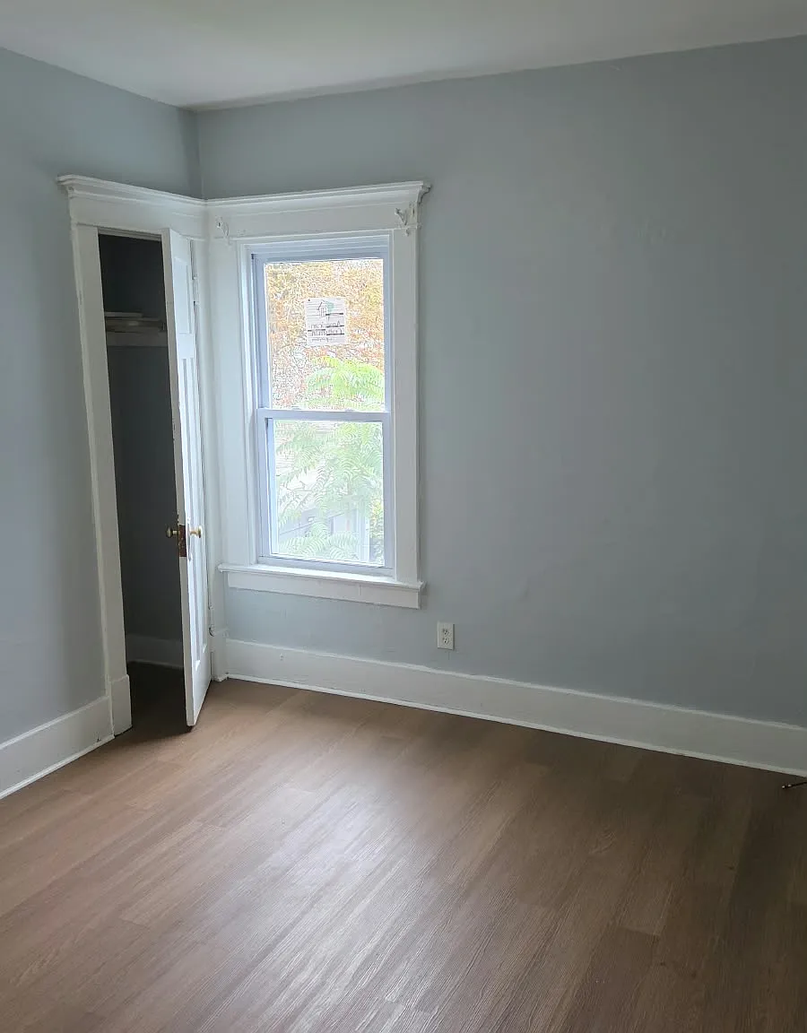 2 bed, 1000 sqft, $950 — Photo 3