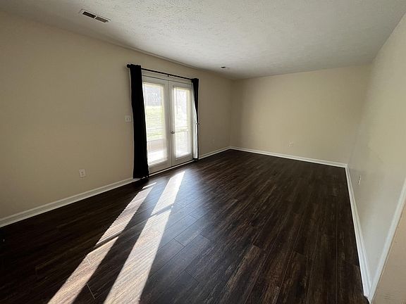 2nd image of 113 S Vail Dr