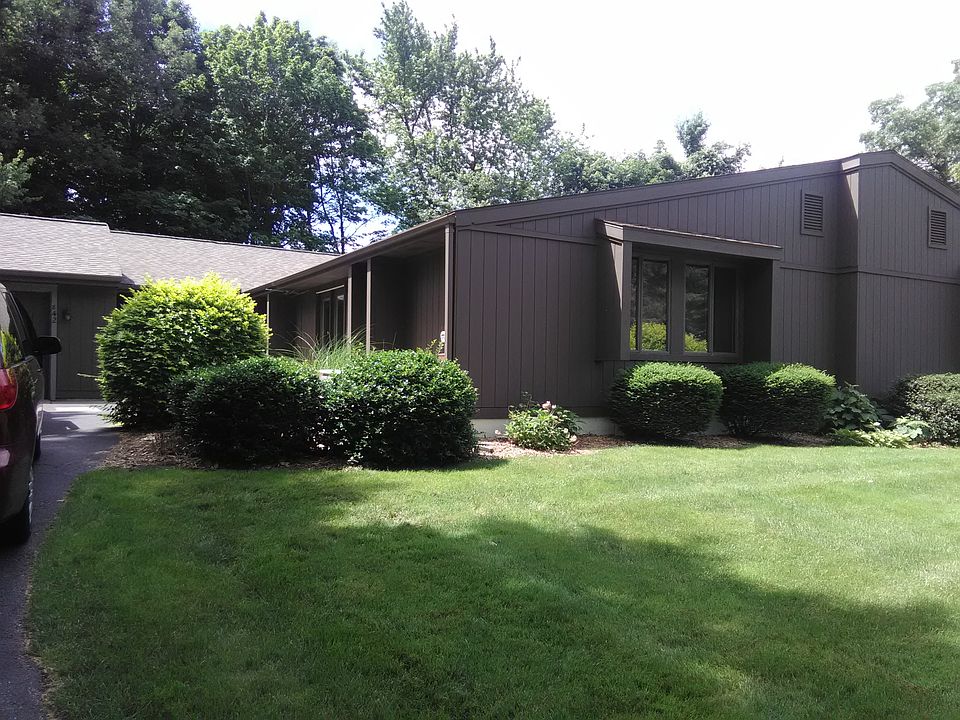 1st image of 842 Brook Village Ct