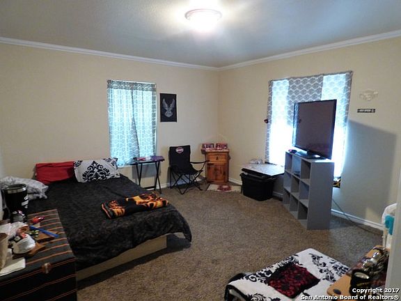 5th image of 224 Hansford St