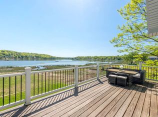 35 Quincy Ave, Bayville, NY 11709