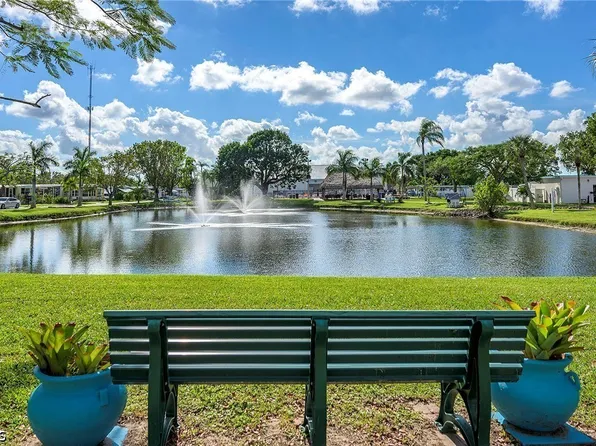 195 Domingo Dr, Fort Myers, FL 33905
