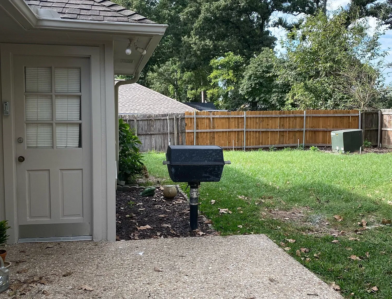 4 bed, 2140 sqft, $1,999 — Photo 2