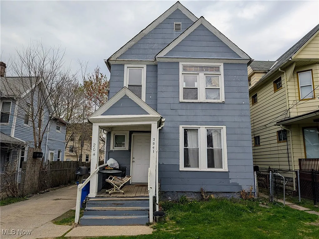 2041 W 98th St photo 1